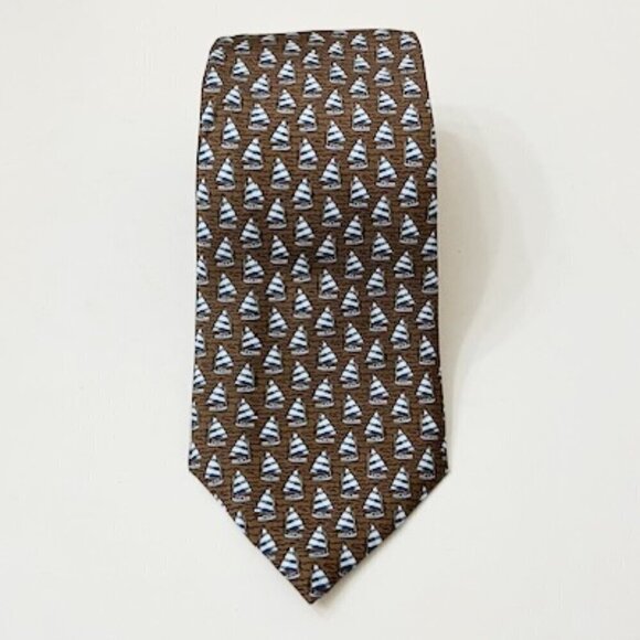 Vineyard Vines Brown Sailboat Print 100% Silk Men's Nautical Tie - Picture 1 of 6